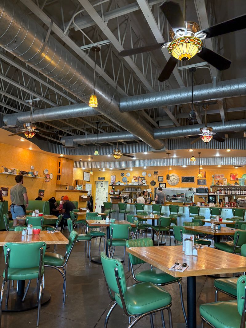 Cozy Daytime Diner Vibe