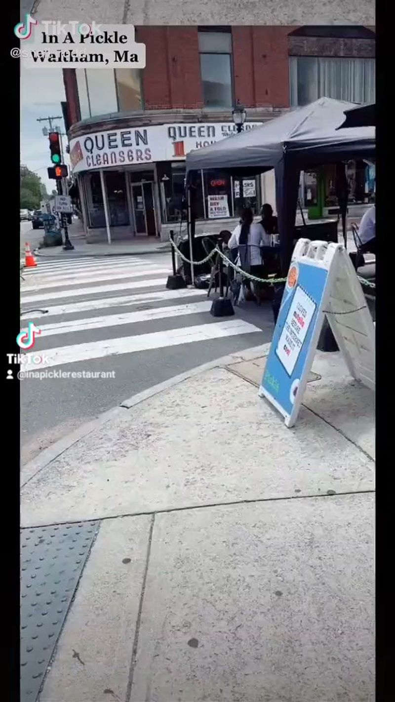 Tips for Beating the Line and Hours