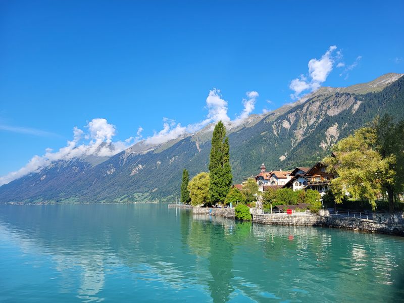 Brienz – Turquoise Waters and Chalet Charm