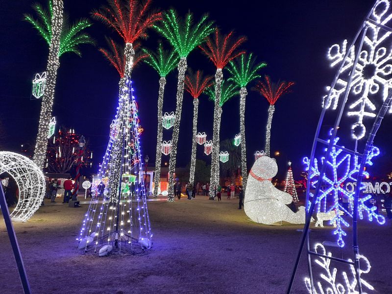 Glendale Glitters Holiday Lights
