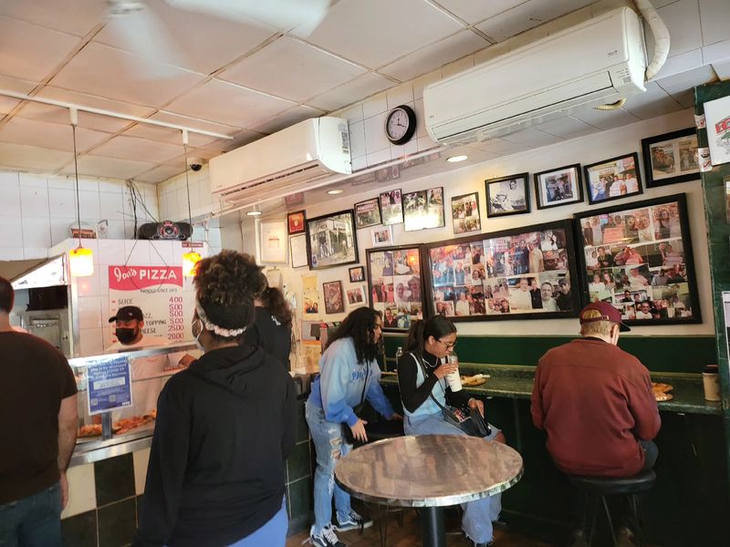Joe's Pizza (Greenwich Village Original) – The Quintessential New York Slice