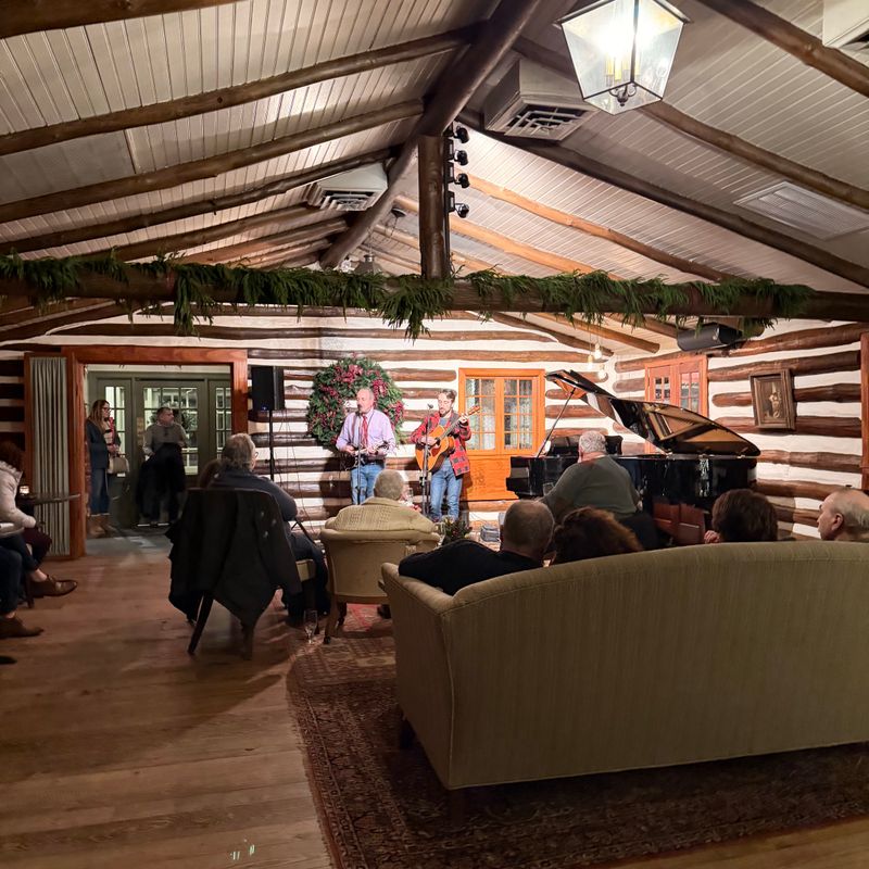 The Log Cabin Restaurant – Leola