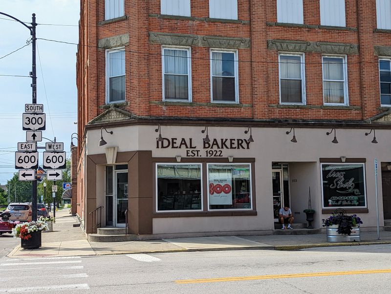Ideal Bakery - Gibsonburg