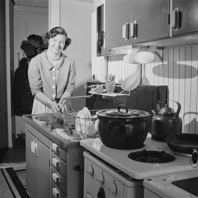 Stop Boilovers With A Wooden Spoon