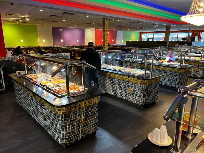 Teppanyaki Grill & Supreme Buffet - Bear's 300-Item Behemoth