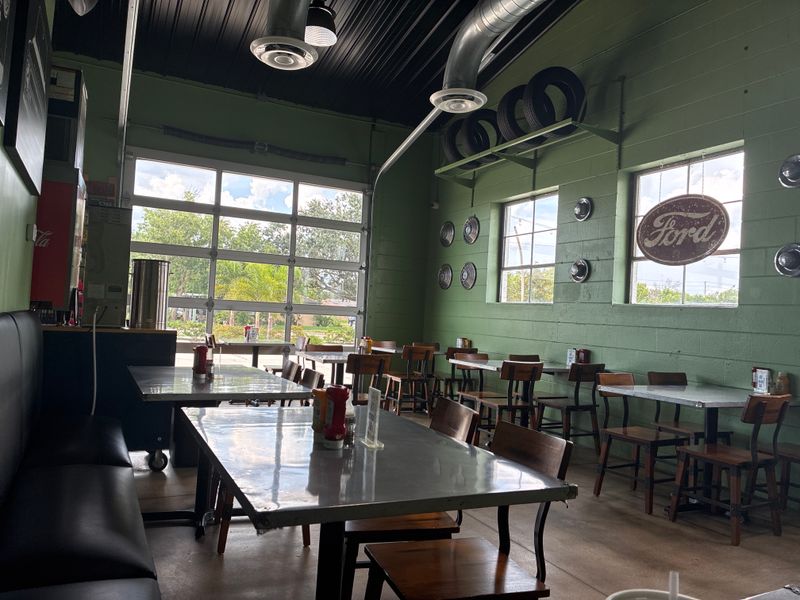 Brake Burger Garage – Lake Wales