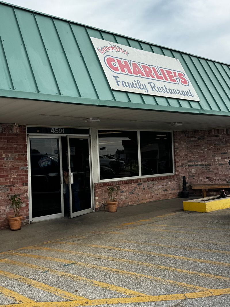 Lone Star Charlie's Family Restaurant (Livingston)