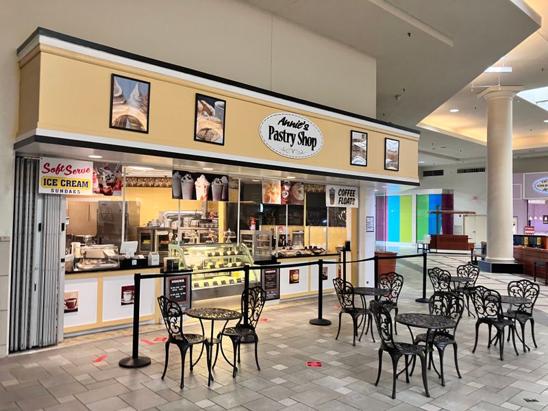 Annie's Cookie Factory & Pastry Shop – Boynton Beach