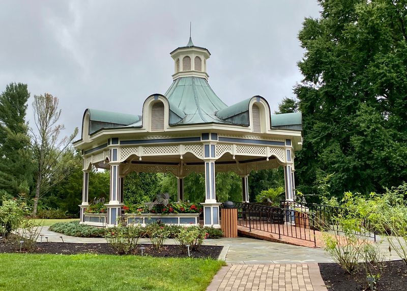 Fellows Riverside Gardens Overlook Loop