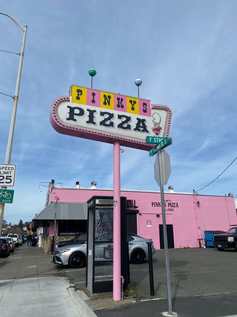 Pinky’s Pizza — Petaluma