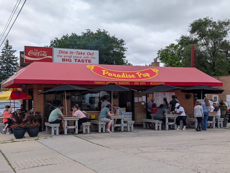 Paradise Pup (Des Plaines)