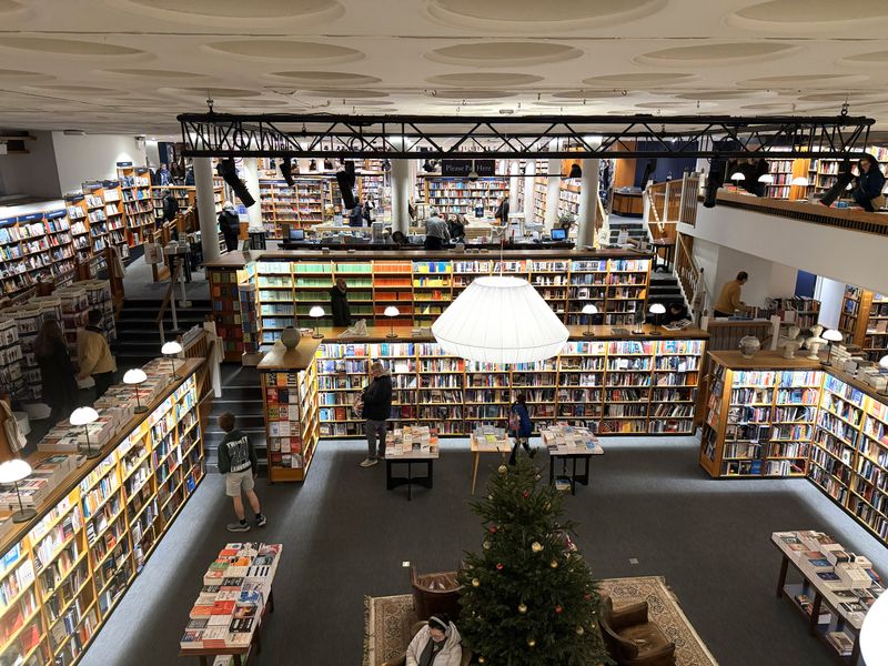 Oxford, England — Academic & Bookish Traditions