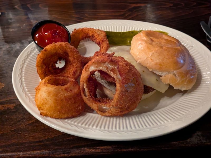 Pickwick Restaurant & Pub – Duluth