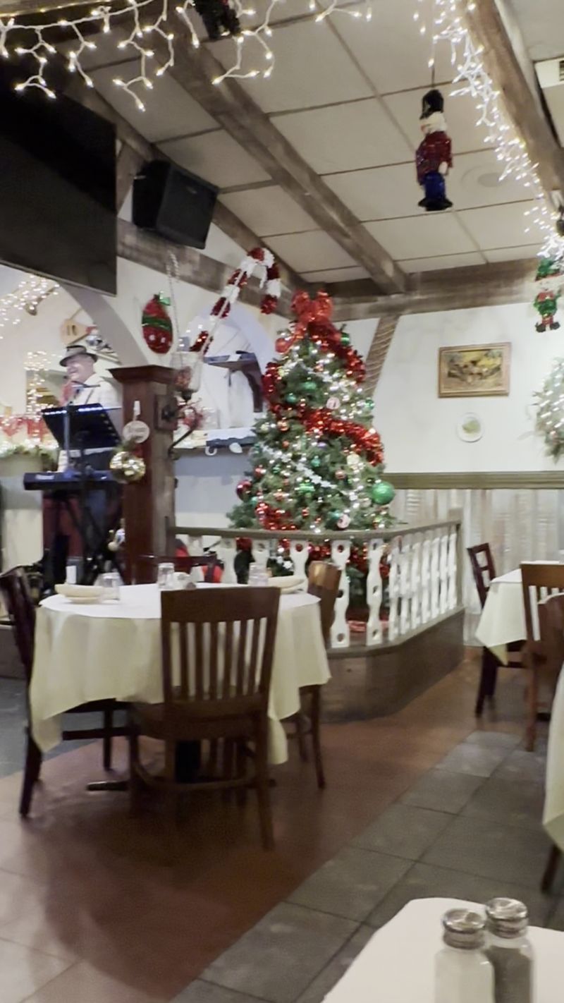 Warm Service and Family Feel