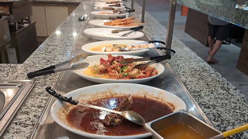 Imperial Sushi Seafood Buffet (Las Vegas): a Chinatown-area seafood buffet with posted buffet service