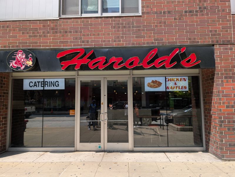 Harold's Chicken Shack (612 S Wabash, Chicago)