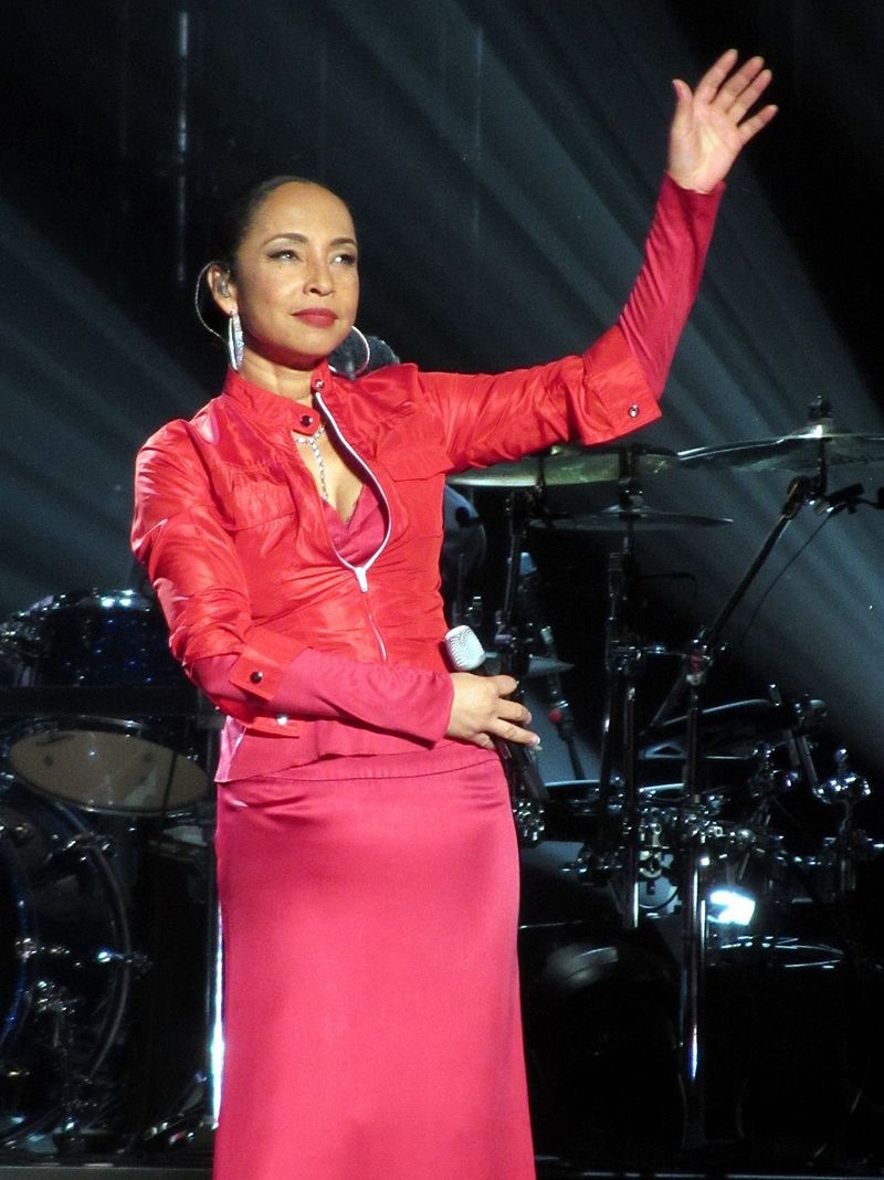 Sade - The Cool, Quiet Architect of Modern R&B-Pop