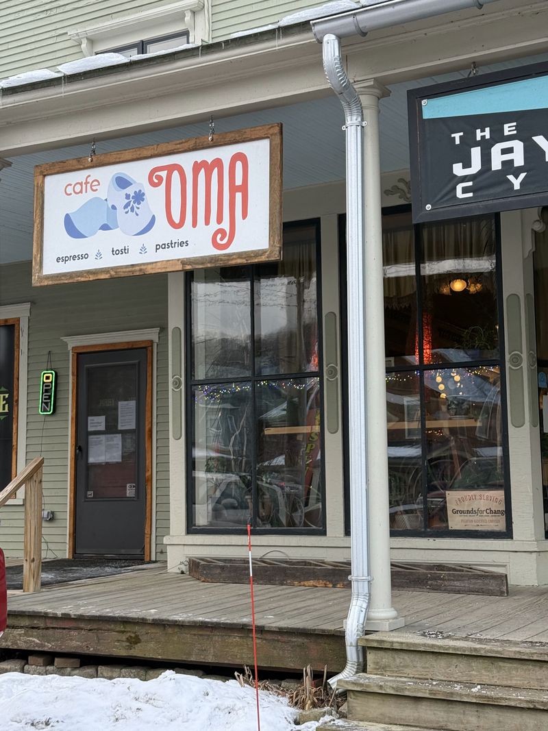 Cafe Oma – Montgomery Center