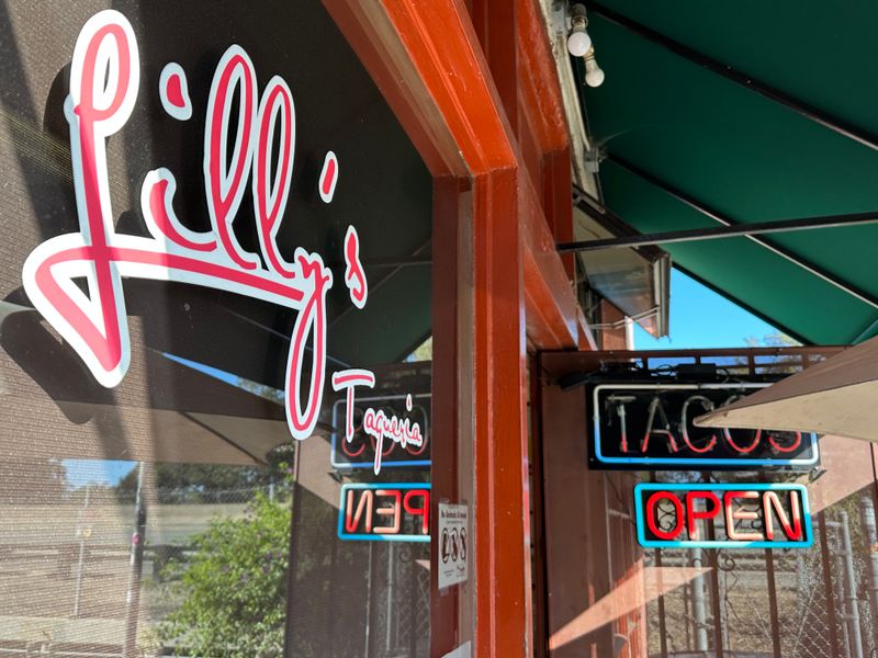 Lilly's Taqueria