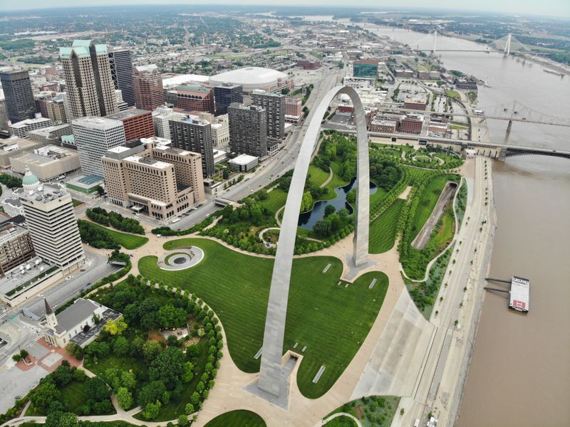 Gateway Arch (St. Louis, MO)