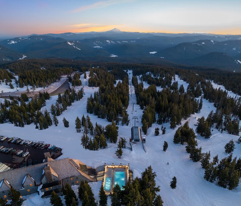 Timberline Lodge: Year-Round Freestyle Hub (OR)