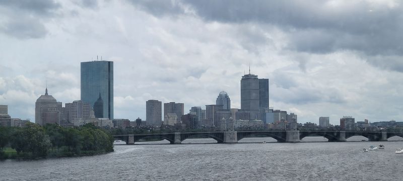Massachusetts - eastern MA and the MA Capes (chance of bursts of heavy snow)