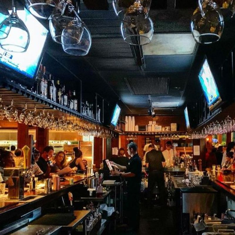 Carolina Roadhouse (crowd-pleasing coastal fare)