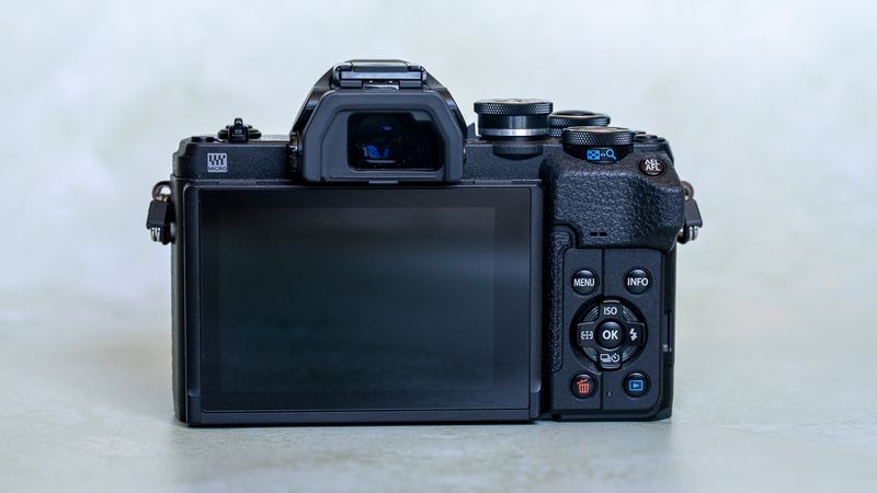 Olympus OM-D E-M10 Mark IV