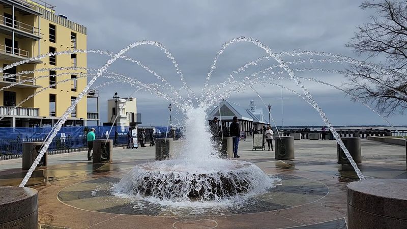 Charleston, South Carolina: High-tide flooding surging