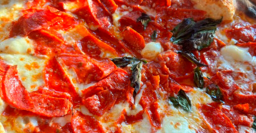 North Carolina Wilmington’s Wood-Fired Pizza Loved for Its Smoky, Charred Perfection