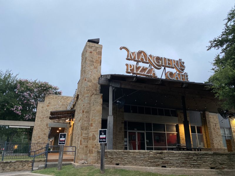 Mangieri’s Pizza Café
