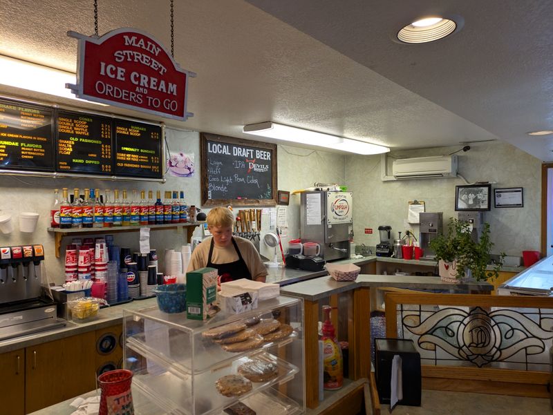 Don’s Main Street Family Restaurant