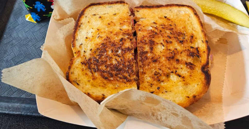 Ohio Akron’s 4.9-Rated Reuben Sandwich Has Locals Lining U