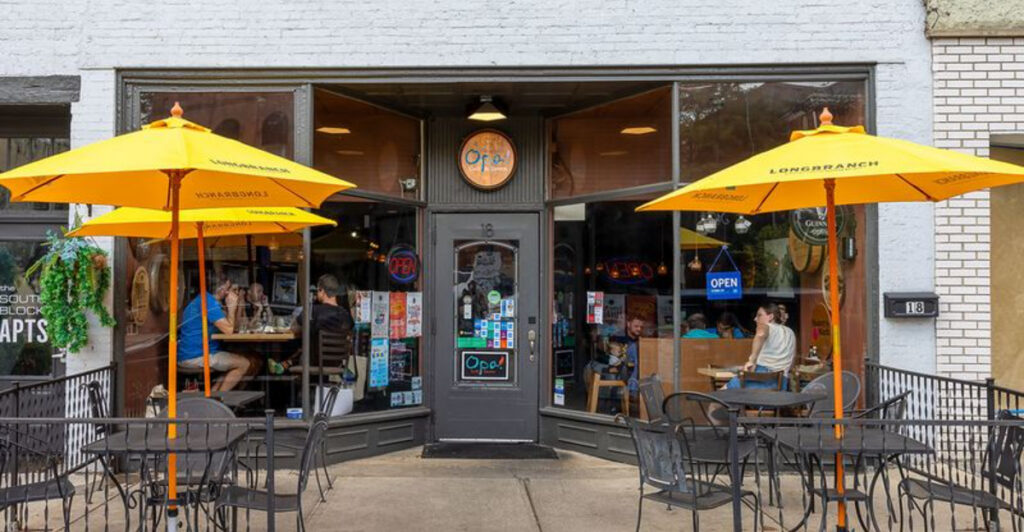 Ohio Locals Recommend a Delaware Spot Offering Top-Tier Chicken and a Real Greek-Style Gyro