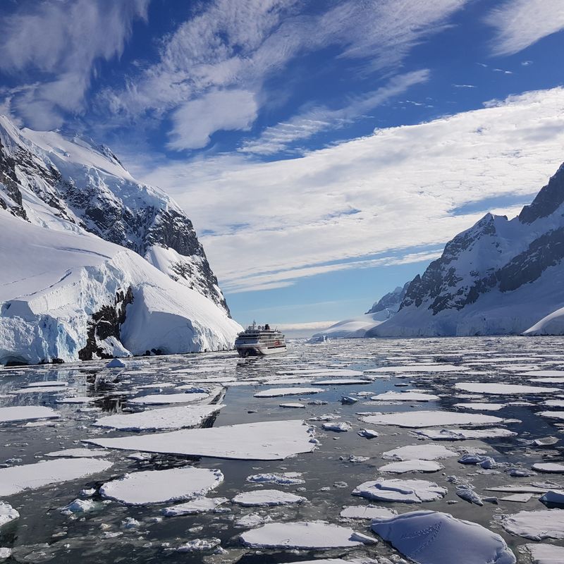 Antarctica Peninsula & Lemaire Channel — Frozen Frontier