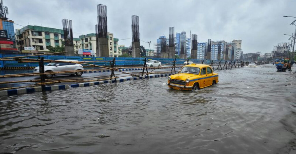 Pacific Northwest on Edge: Historic Atmospheric River Sparks Catastrophic Flood Threats