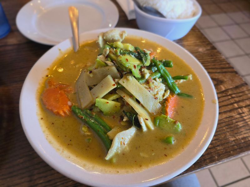 Green Curry Bright With Basil