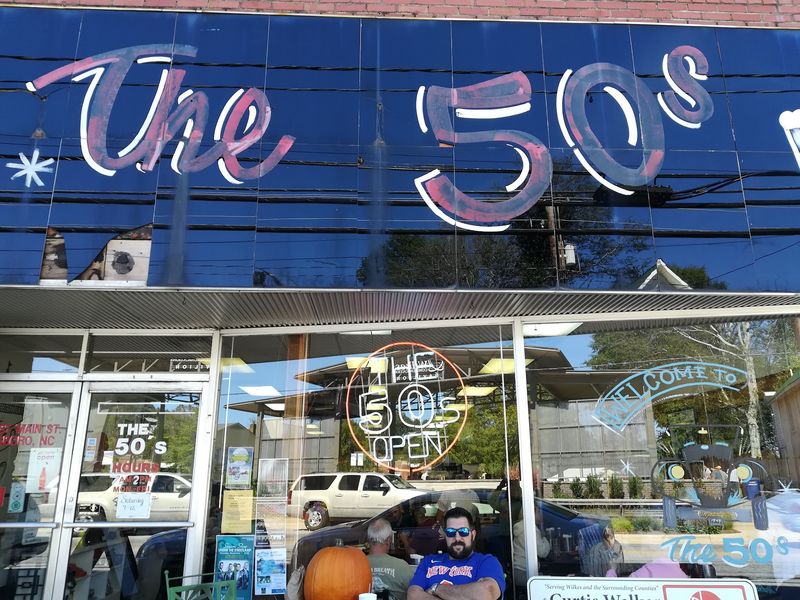 50's Snack Bar (Wilkesboro) – Small-Town Diner With a Time-Warp Atmosphere