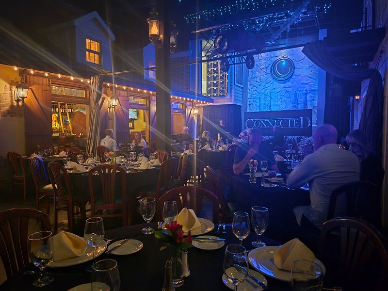 Romantic Ambiance and First Impressions