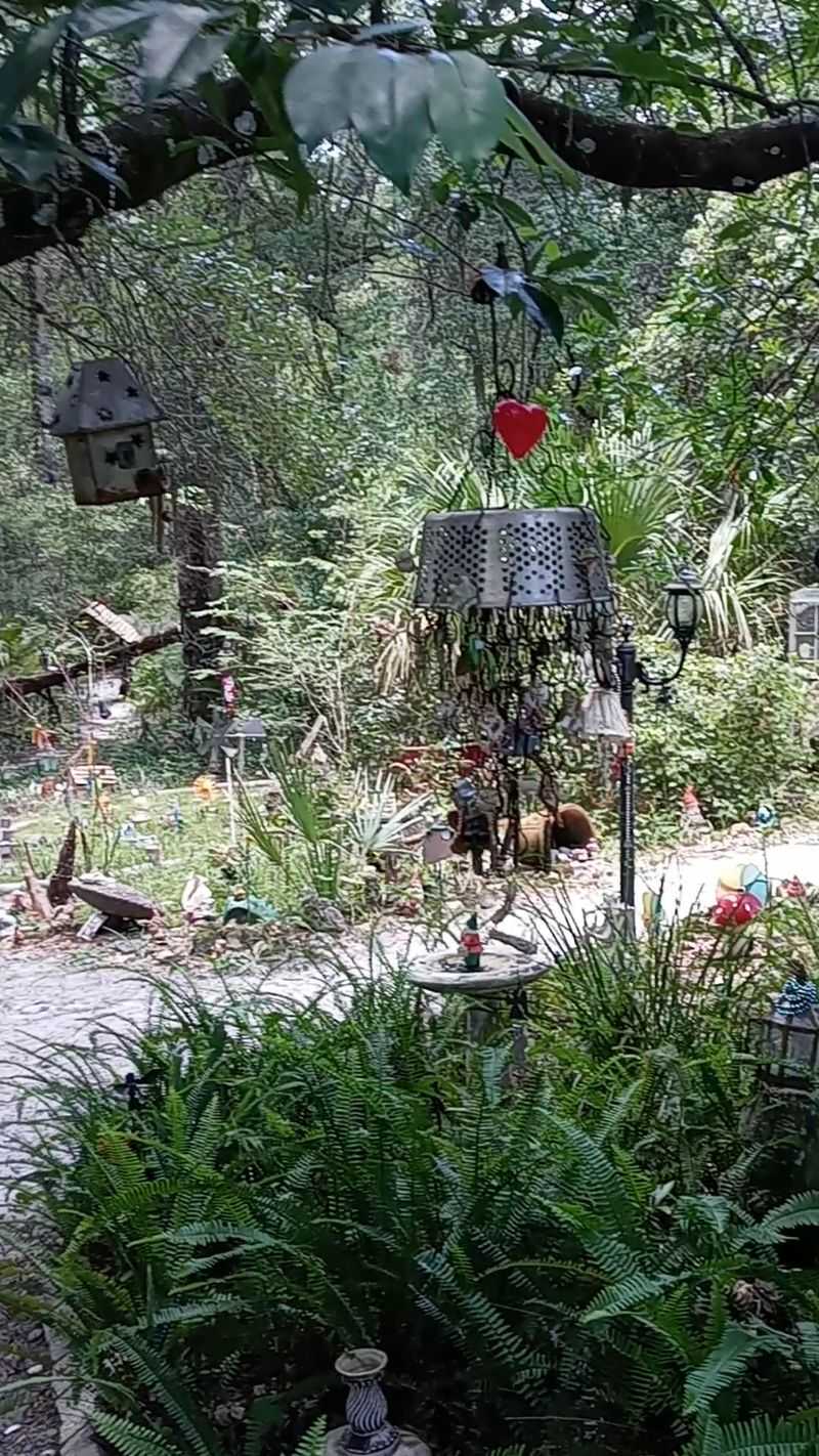 Dogs Are Welcome (Leashed)