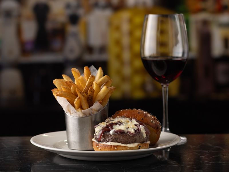 The Capital Grille – The Grille's Signature Cheeseburger