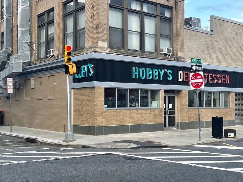 Hobby's Delicatessen & Restaurant – Newark, NJ
