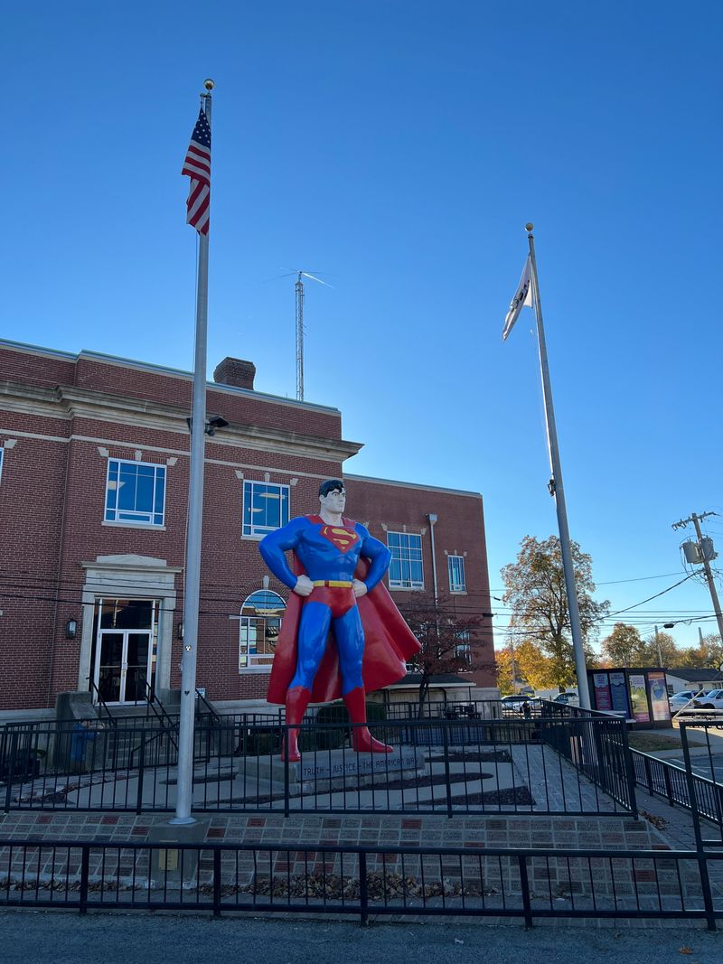 Metropolis, Illinois — Superman's official hometown