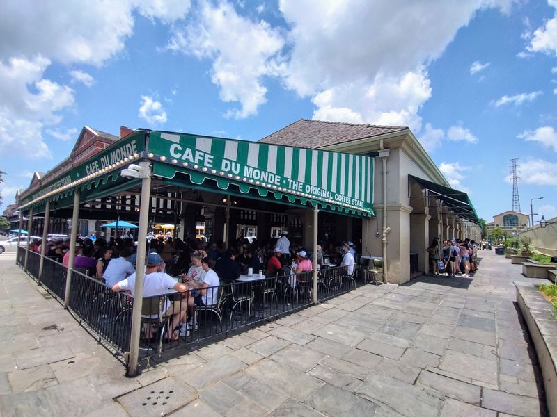 Cafe Du Monde - New Orleans