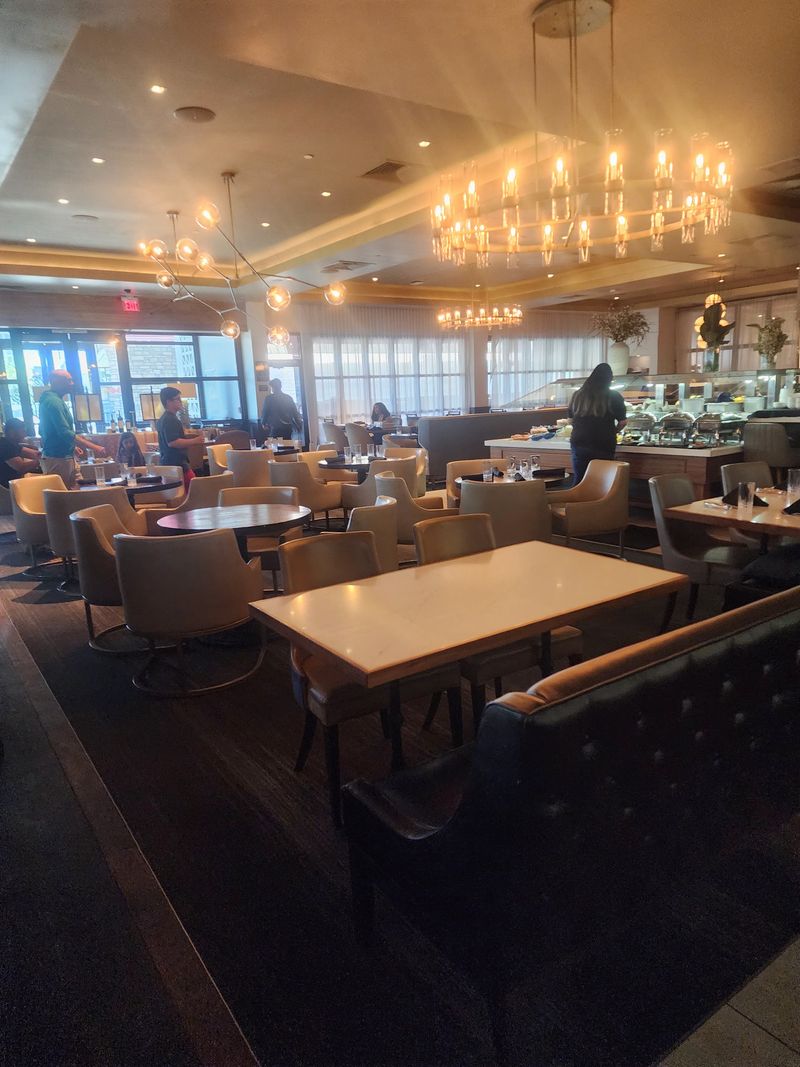 Reservations, Walk Ins, and Timing Hacks