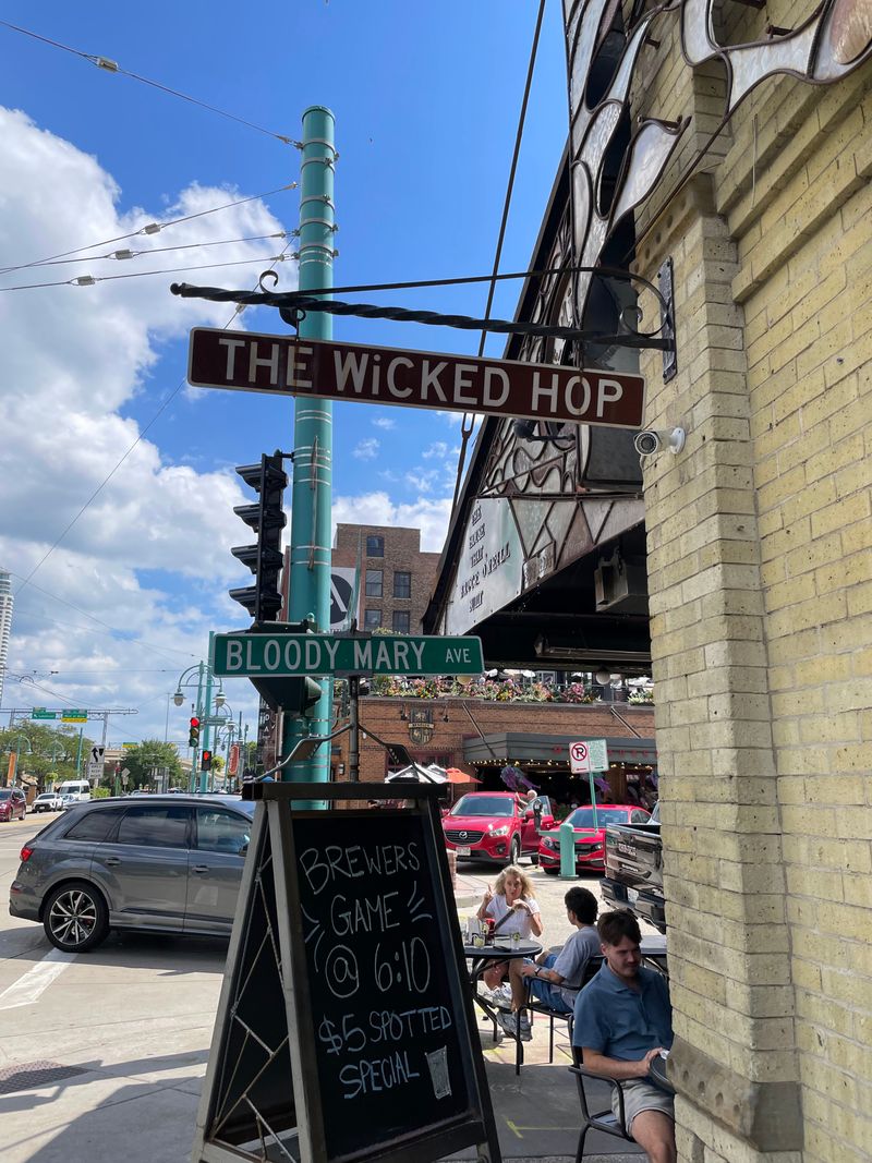 Hours, Location, and Parking Tips