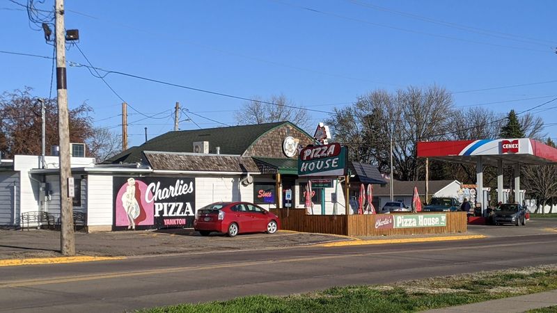 Charlie's Pizza House