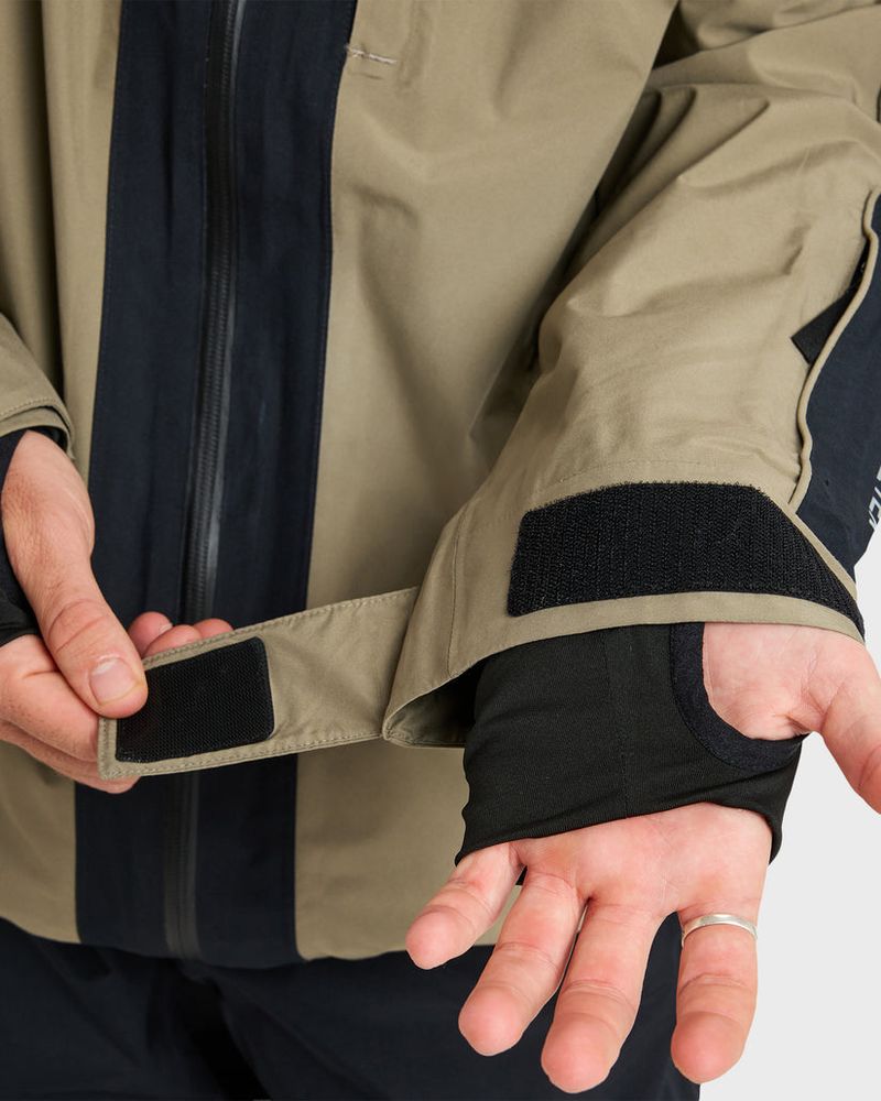 Quiksilver Powder-Focused Jacket with Ski Features