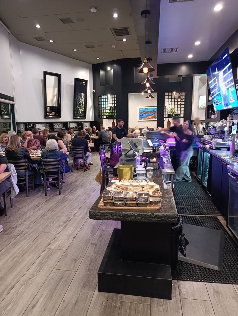 Hummus Bar & Grill (Tarzana)