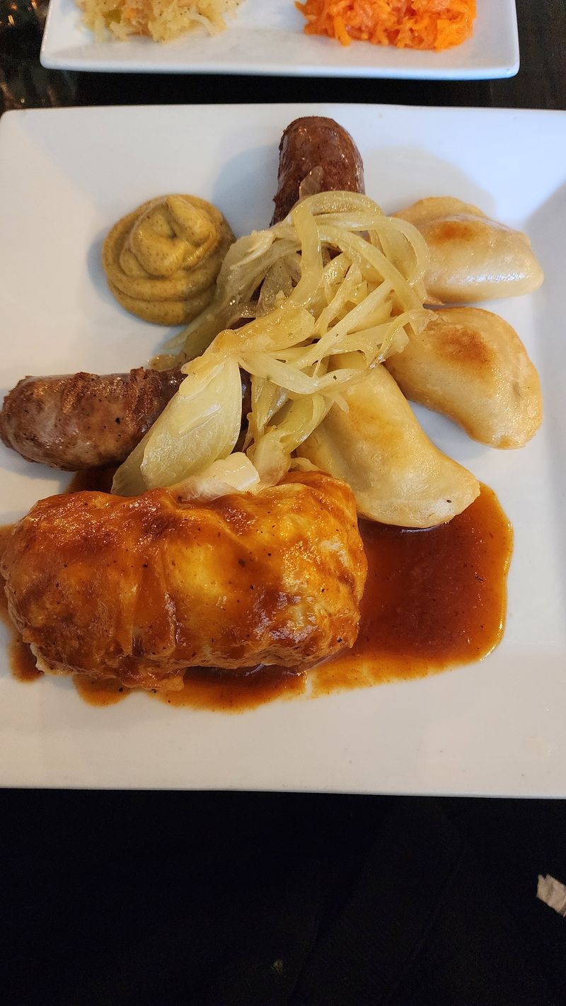 Kielbasa Platter With Fixings